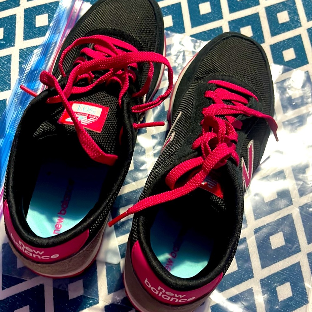 Worn twice WL501SHK New Balance sneakers in black/pink with white trim